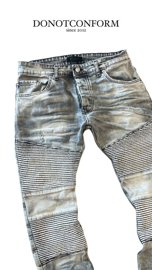 Jeans Do Not Conform
