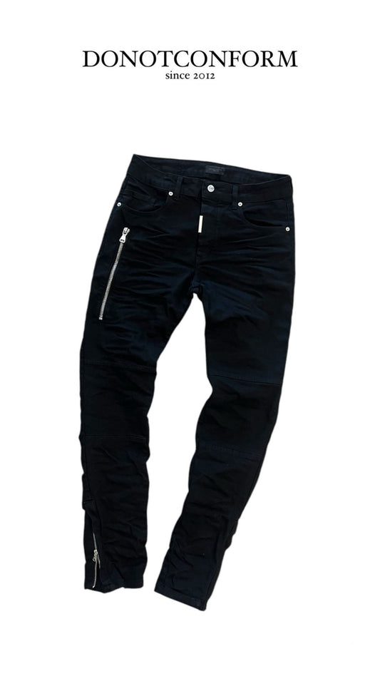 Jeans Do Not Conform